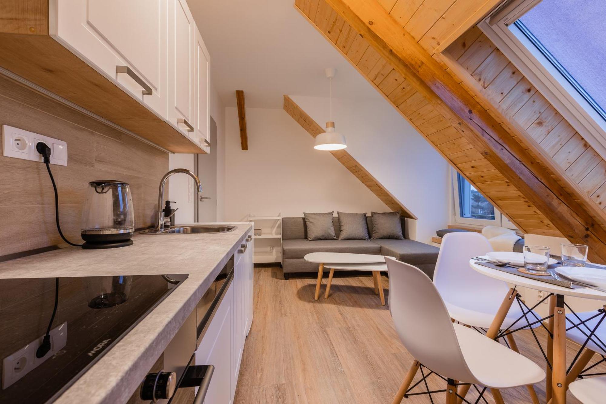 Romanticky Loft Parking U Hlavniho Nadrazi Оломоуц Экстерьер фото