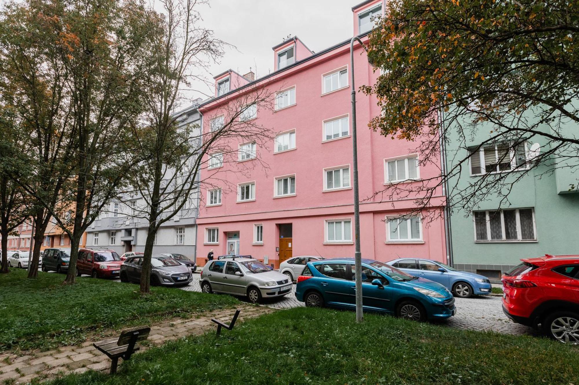 Romanticky Loft Parking U Hlavniho Nadrazi Оломоуц Экстерьер фото