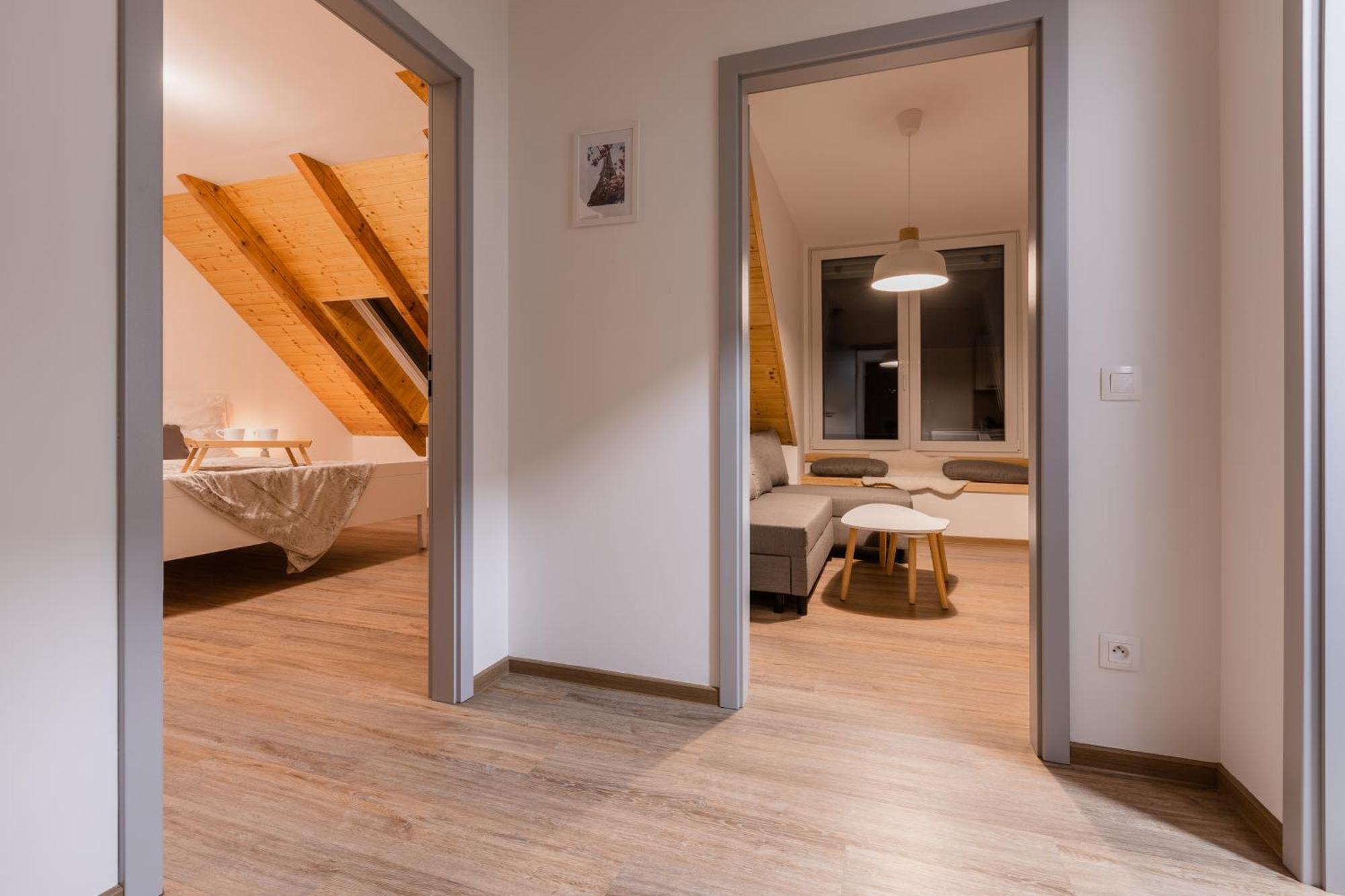 Romanticky Loft Parking U Hlavniho Nadrazi Оломоуц Экстерьер фото